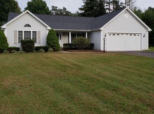 1 Glendale Dr, Clifton Park, NY 12065