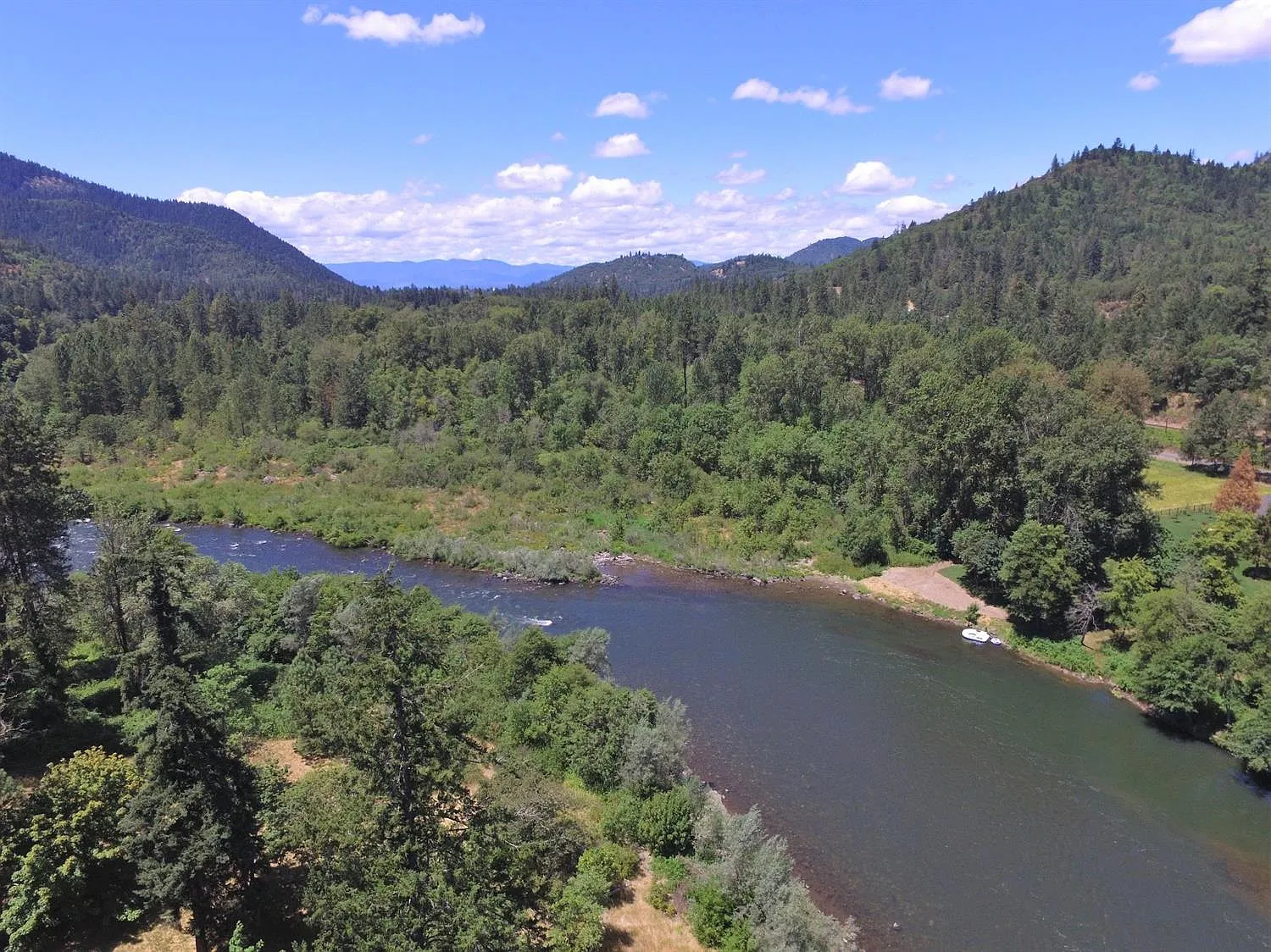 5330 Rogue River Hwy photo 1