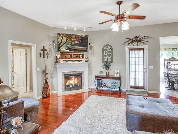 3rd image of 118 Tison Ln