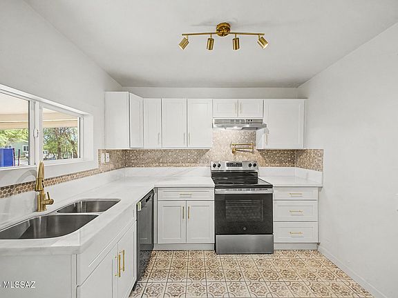 3rd image of 364 W Columbia St