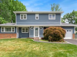 38 Valley Vale Dr, Old Bridge, NJ 08857
