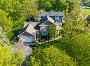 664 Country Club Rd, Crystal Lake, IL 60014