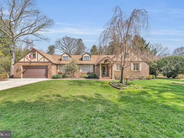 530 Mink Ln, Williamstown, NJ 08094