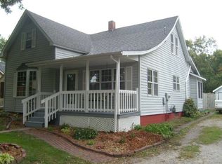 510 E 3rd St, Pella, IA 50219