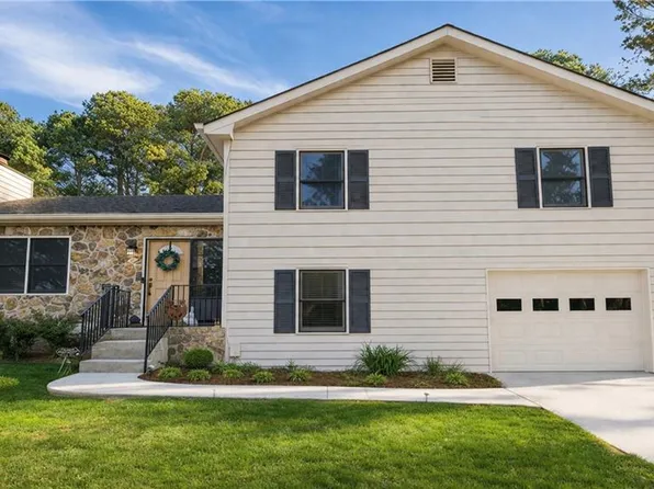 1682 Bennett Rd, Grayson, GA 30017