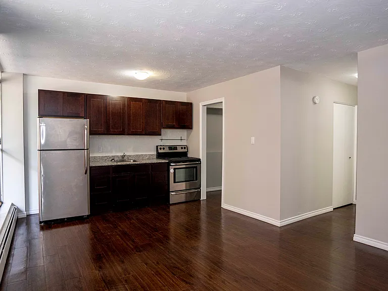 137 Church St — Photo 17