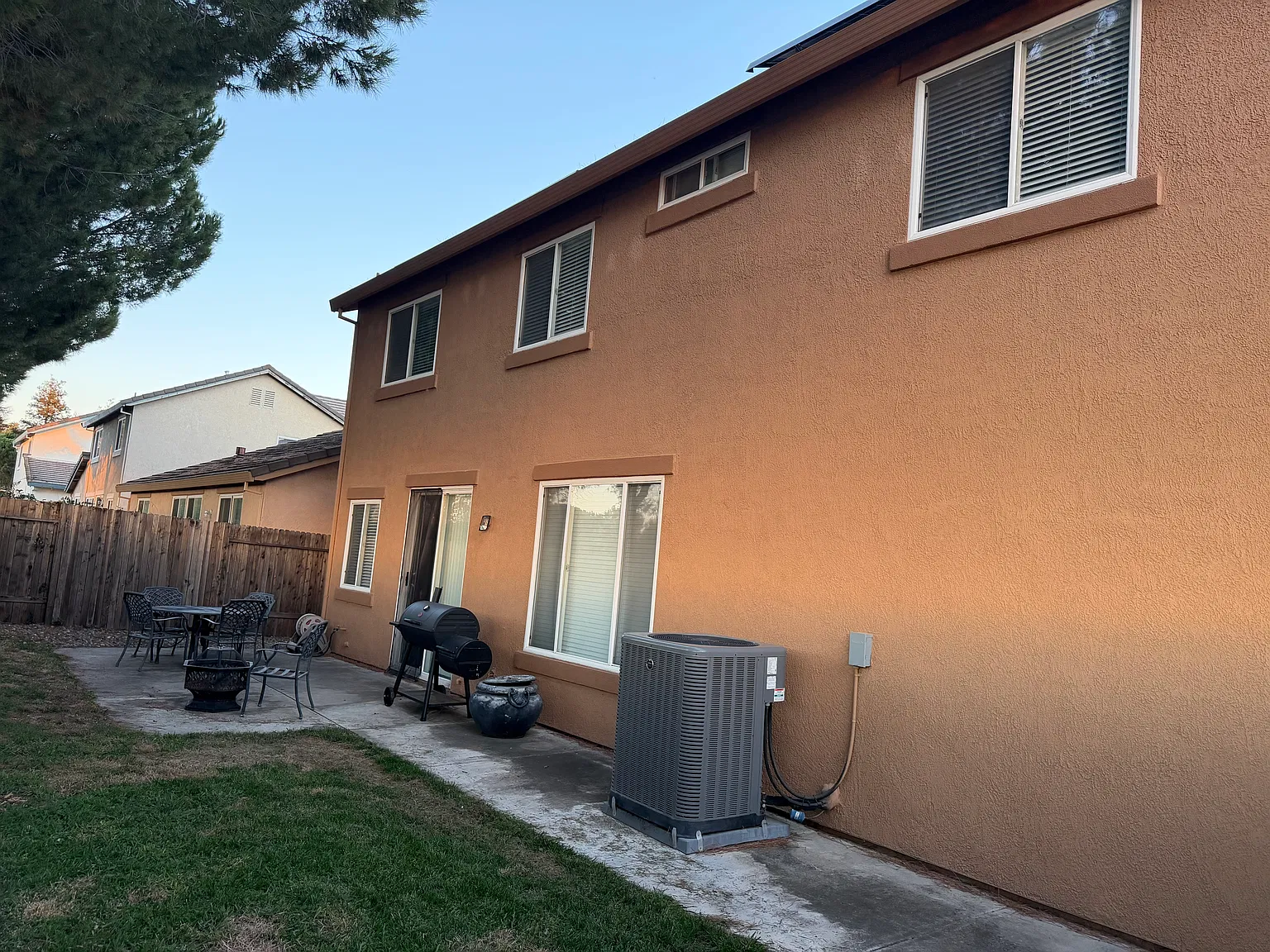 4 bed, 2478 sqft, $3,200 — Photo 3