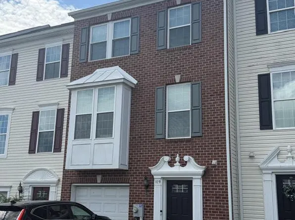 819 Blossom Dr, Hanover, PA 17331