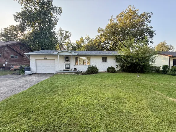 988 S Spruce Ln, Saint Anne, IL 60964