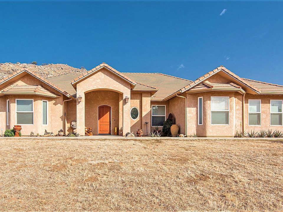 1st image of 32116 Vic Dr