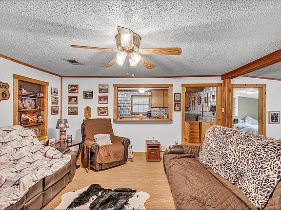 4th image of 148 Milam Ln