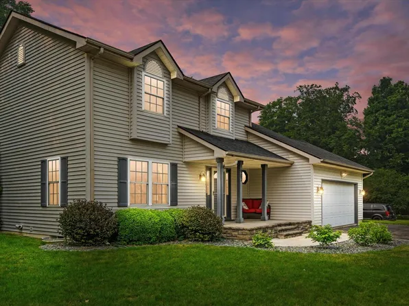 907 Ridgeway CIRCLE, Fredonia, WI 53021