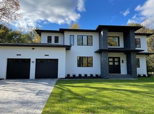 14 Venus Dr, Closter, NJ 07624