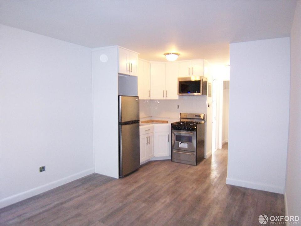 1st image of 443 W 49th St APT 4WR