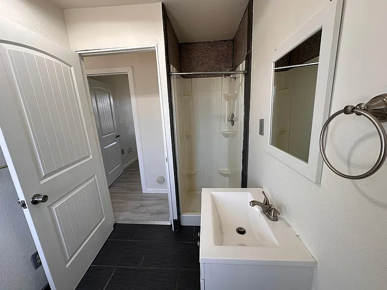 1134 Brighton St #B — Photo 11