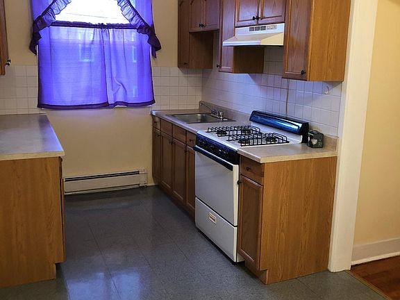 3rd image of 78 Mundy Ave