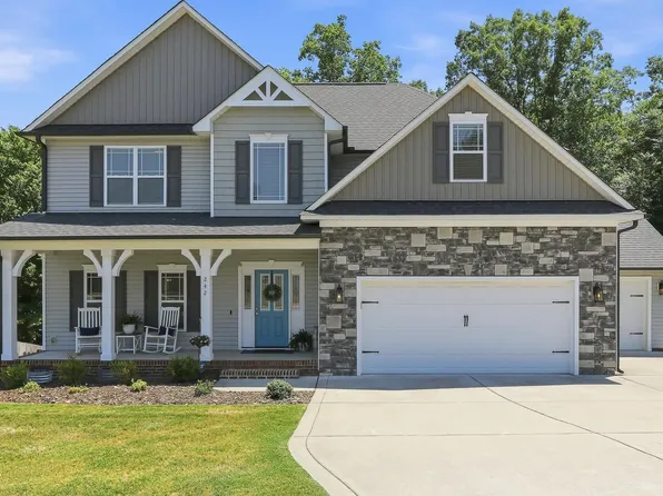 242 Summit Overlook Dr, Clayton, NC 27527