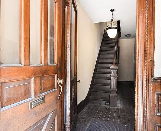4th image of 182 Russell St #8