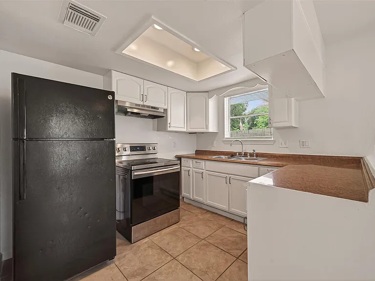 6311 Tall Willow Dr — Photo 15