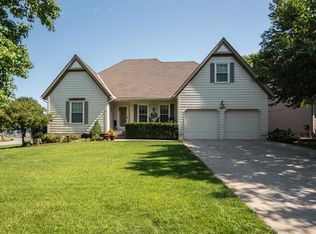 15644 W 83rd Ter, Lenexa, KS 66219