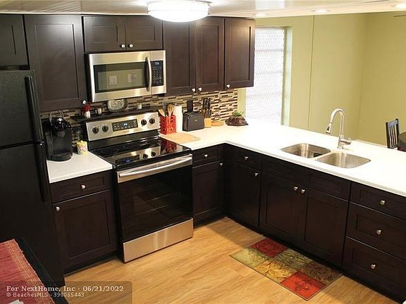 4th image of 5257 SW 40th Ave #27