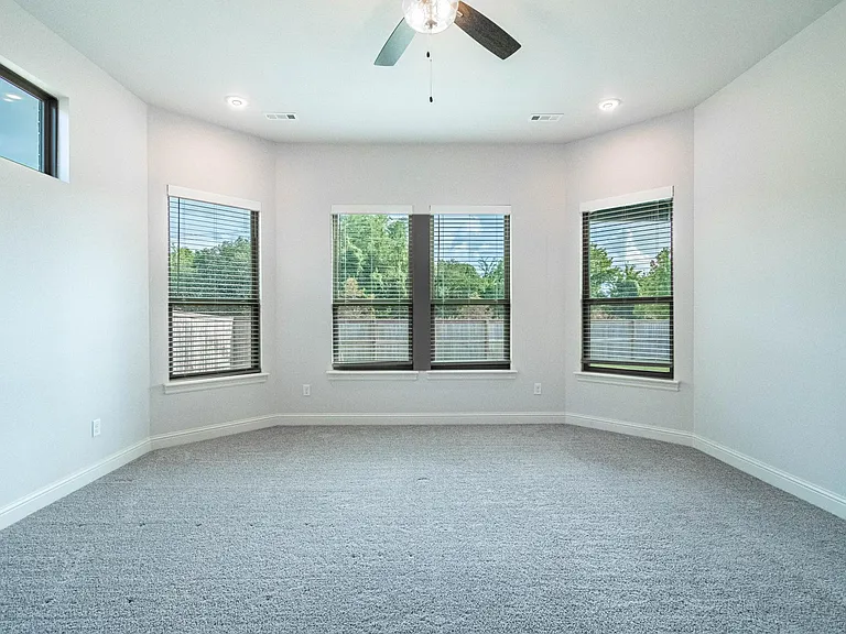 5304 SW Stanford Ct — Photo 10