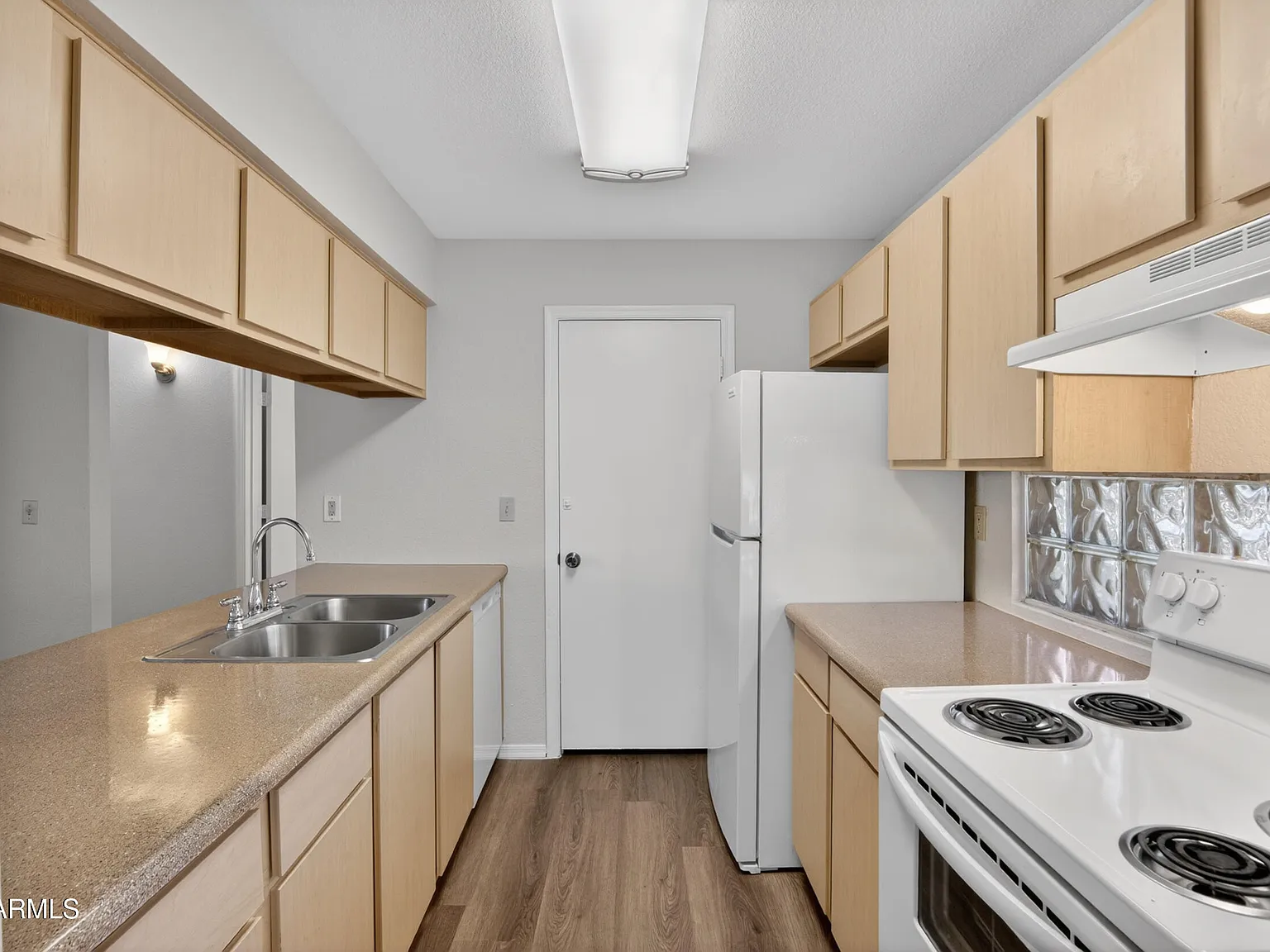 3 bed, 2.0 bath, 1174 sqft, $1,595 — Photo 4