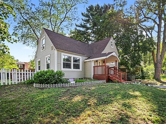 5th image of 1095 Roosevelt Ct