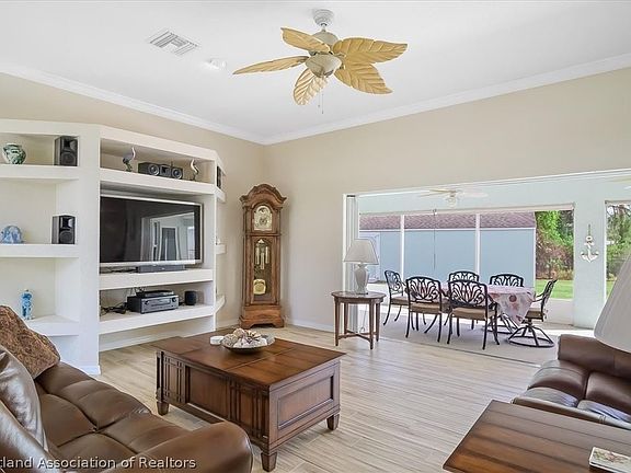 5th image of 3049 Jacaranda Ave