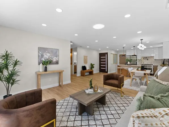 4984 Gaylord Dr, San Diego, CA 92117