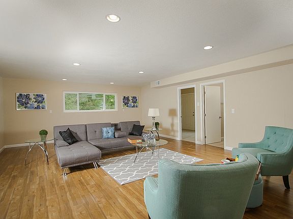 5th image of 4967 Chateau Dr