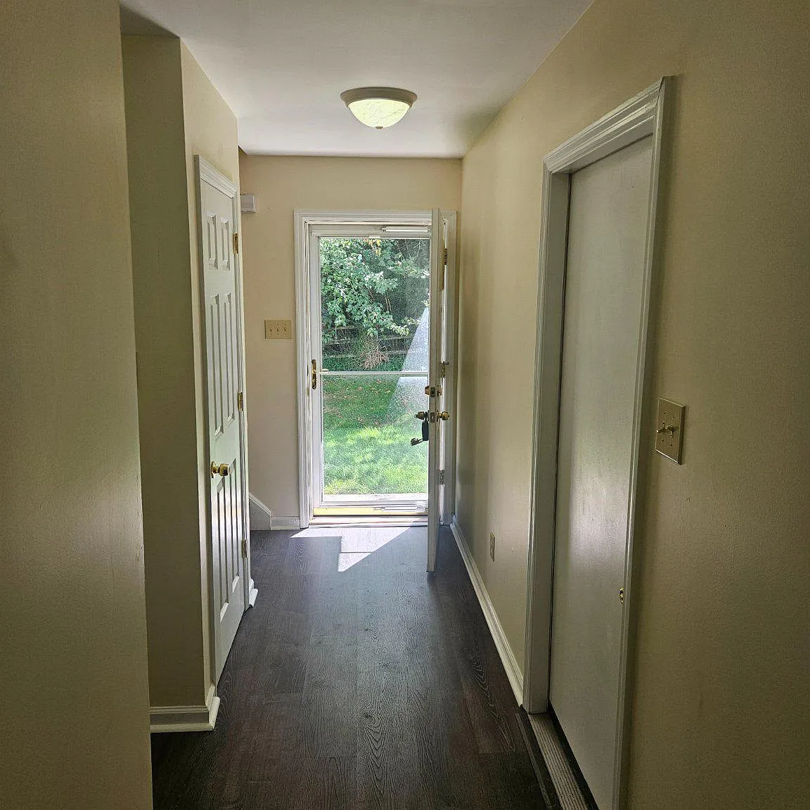 3 bed, 1.5 bath, 1392 sqft, $2,350 — Photo 4