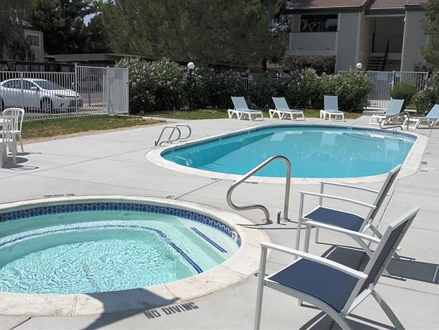 1st image of 2495 Sycamore Glen Dr
