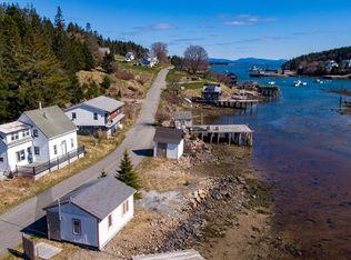 7 W Shore Rd, Frenchboro, ME 04635