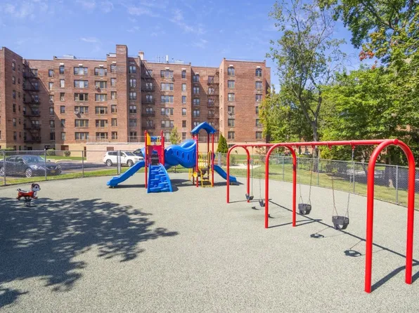 18-75 Corporal Kennedy Street image 20 of 27