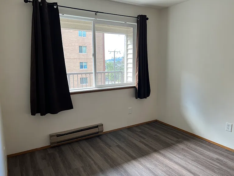 4550 7th Ave NE #303 — Photo 6