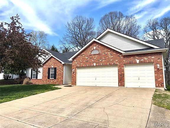 3rd image of 352 Strecker Rd