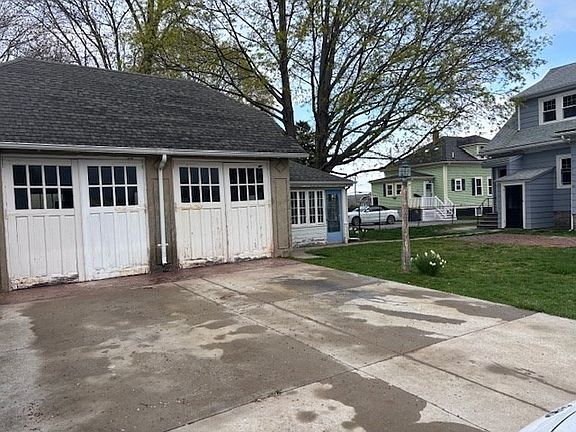 5th image of 1159 Riverside Ave