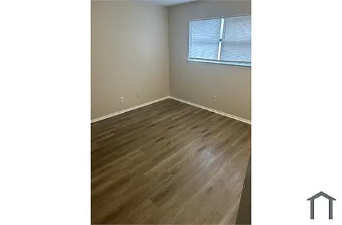 106 Village Ln Photo 1