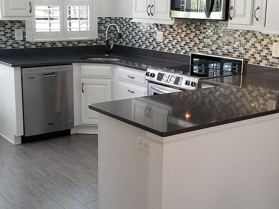 3rd image of 2587 Bentley Dr
