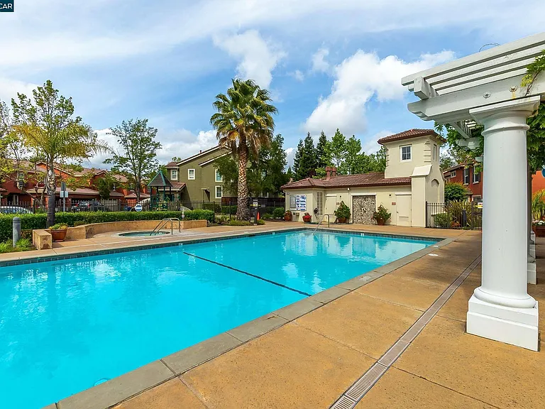 435 Regal Lily Ln — Photo 30