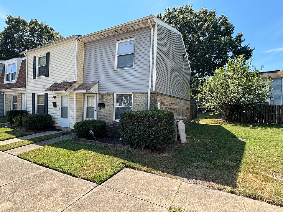 4548 Greenwood Dr