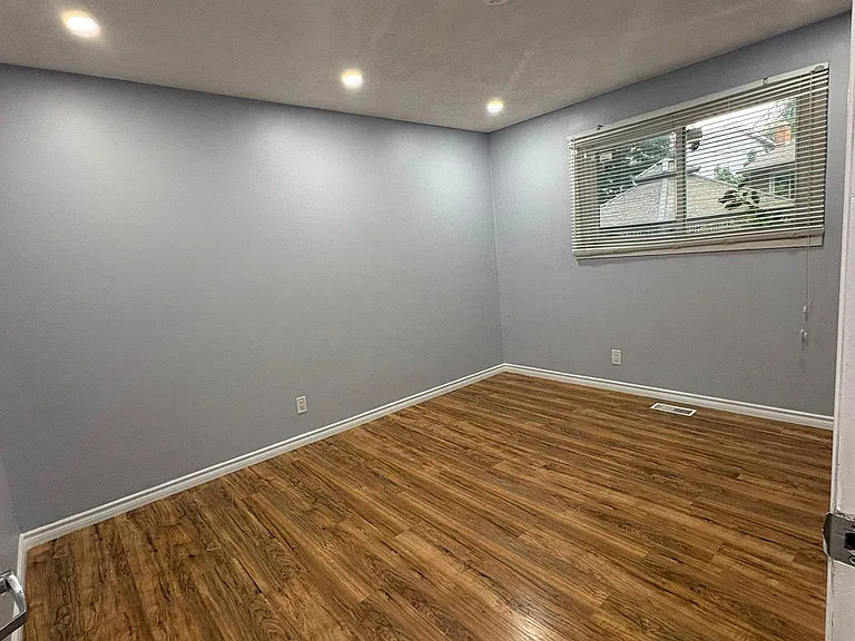 98 Marksam Rd — Photo 8