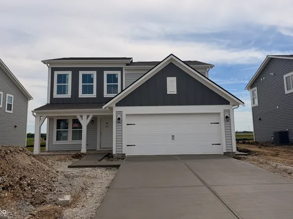 767 Oakleaf Dr, Greenfield, IN 46140