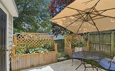 299 Robinson St — Photo 12