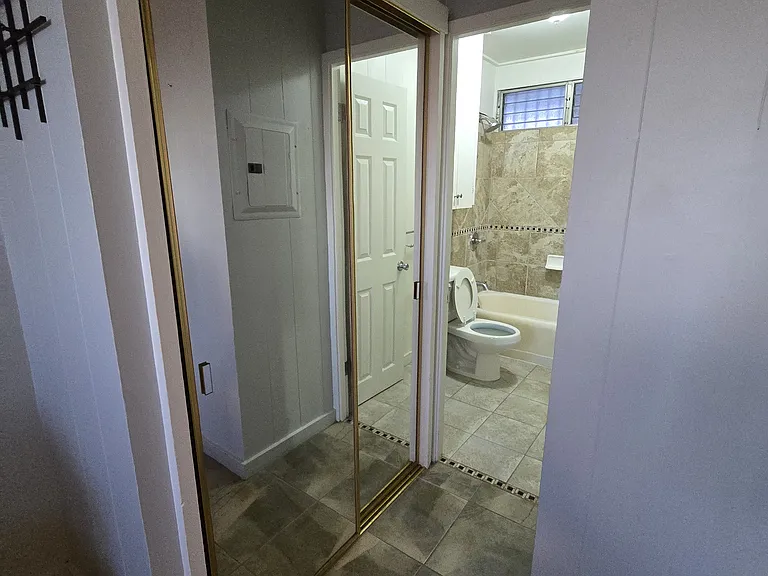 1704 Kanakanui St #B — Photo 4