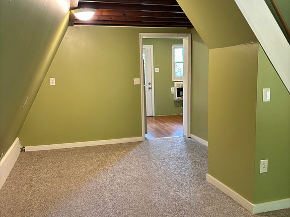 4th image of 55 Club Ln