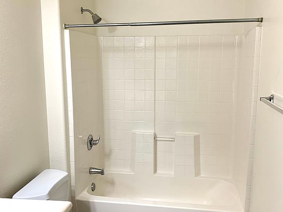 3rd image of 920 E Devonshire Ave Unit 3024