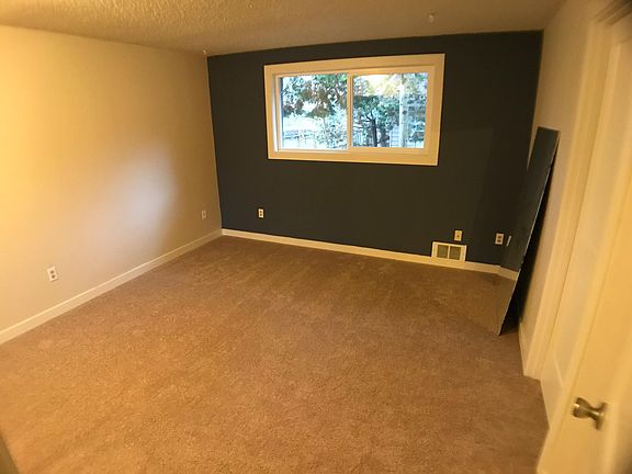 5th image of 2232 NE 197th Pl APT B