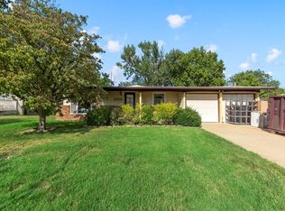 1209 Coronation Dr, Saint Louis, MO 63125